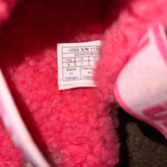 Pink uggs - Picture 2 of 3